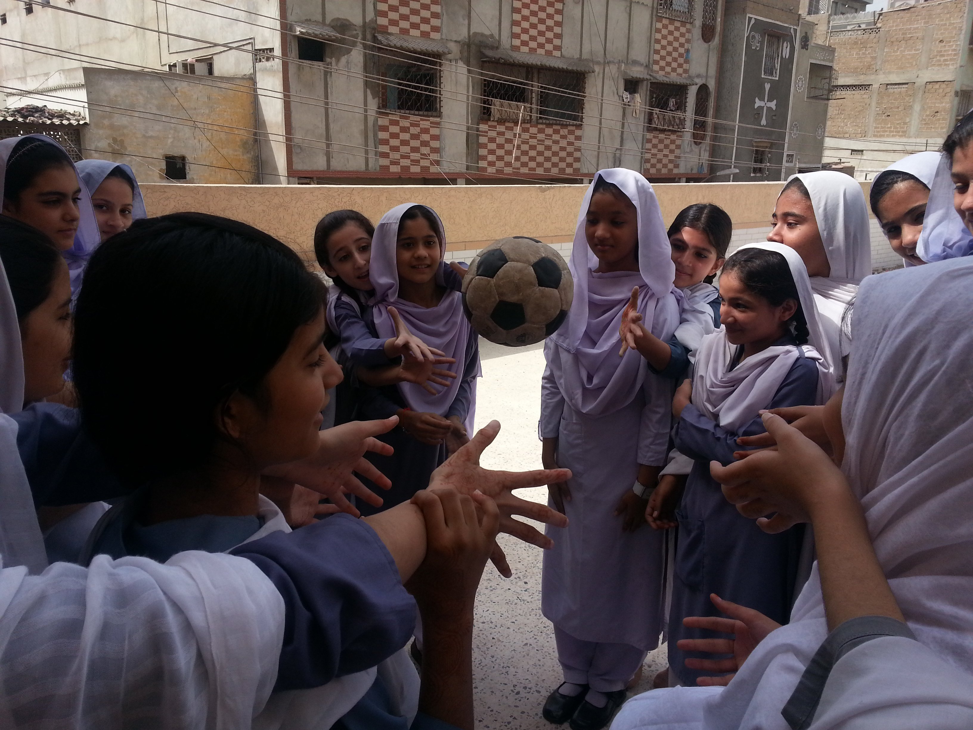 Girls in Pakistan playing in Right To Play programs